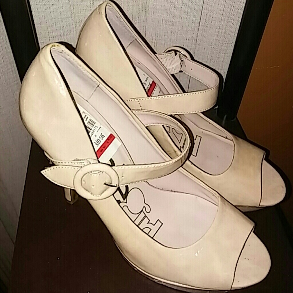 Kensie Girl platform heels